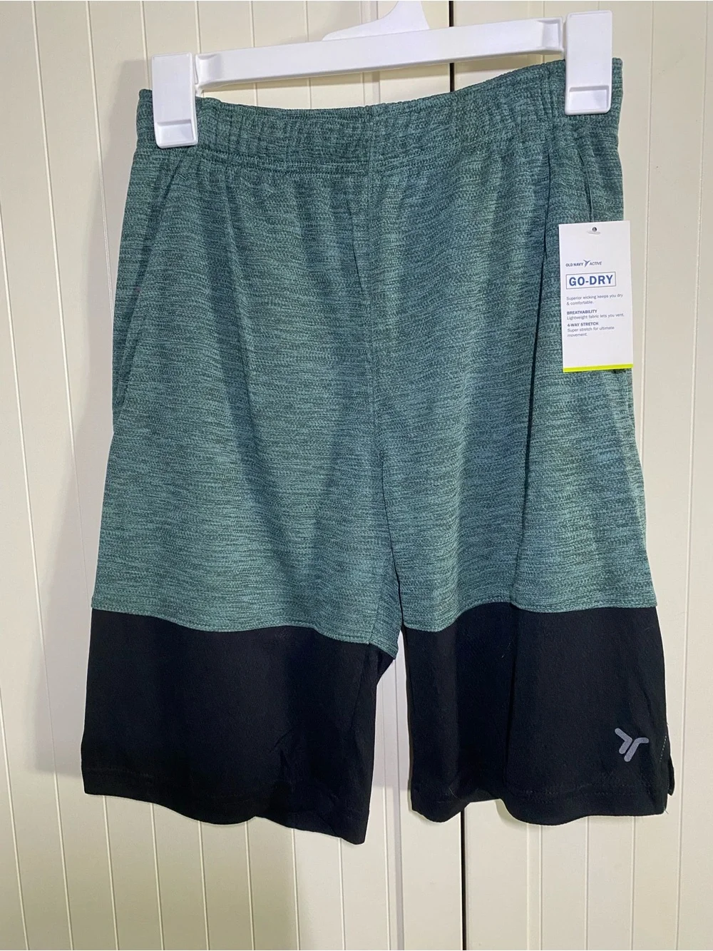 NWT Old Navy Youth Activewear Shorts Green/Blk SZ: Large 10-12